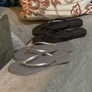 Women’s Old Navy Flip Flops